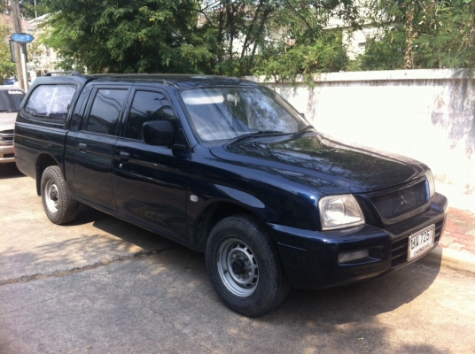ขายด่วนรถกระบะMitsubishi L200-Strada-Grandis 4dr G-cab 2.5 MT ปลายปี2003