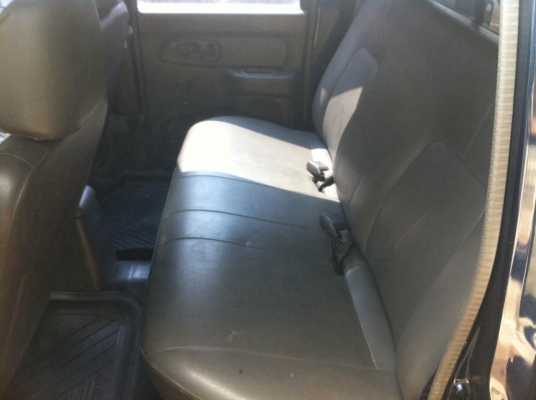 ขายด่วนรถกระบะMitsubishi L200-Strada-Grandis 4dr G-cab 2.5 MT ปลายปี2003