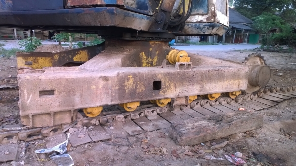 PC120-3 ไม่สวยแต่รถดี กำลังเปลียนโรลเลอร์ เครื่อง ปั้ม แห้ง แรงดี..