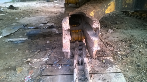 PC120-3 ไม่สวยแต่รถดี กำลังเปลียนโรลเลอร์ เครื่อง ปั้ม แห้ง แรงดี..