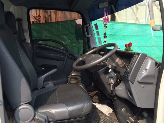 ขายรถบรรทุกสี่ล้อใหญ่พร้อมตู้ Isuzu NLR130 **** จองแล้วครับ****