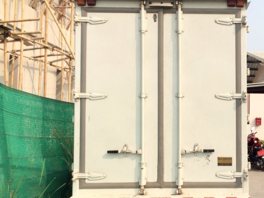 ขายรถบรรทุกสี่ล้อใหญ่พร้อมตู้ Isuzu NLR130 **** จองแล้วครับ****