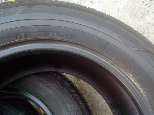 ขายยางyokohama japan 205/65/15 ปี10กลางปีดอกยางนิ่มๆไม่แตกข้างสวยๆ90\%
