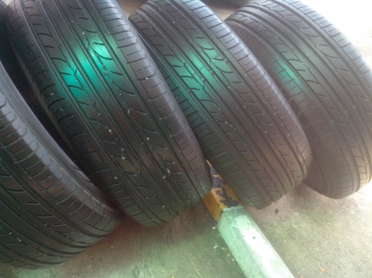 ขายยางyokohama japan 205/65/15 ปี10กลางปีดอกยางนิ่มๆไม่แตกข้างสวยๆ90\%