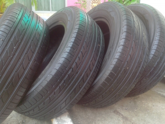 ขายยางyokohama japan 205/65/15 ปี10กลางปีดอกยางนิ่มๆไม่แตกข้างสวยๆ90\%