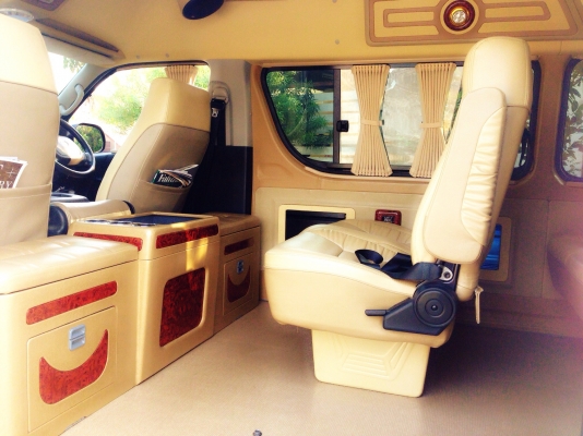 ขายรถตู้ toyota comuter 2011