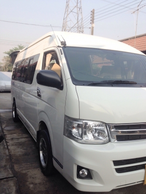 ขายรถตู้ toyota comuter 2011