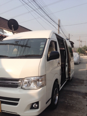 ขายรถตู้ toyota comuter 2011