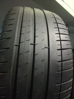 ยาง michelin 225/45/17 ปี10 สภาพสวยๆ ไม่เคยปะ เนื้อสด ดอกหนา ยาง michelin 225/45/17 ปี10 สภาพสวยๆ ไม่เคยปะ เนื้อสด ดอกหนา
