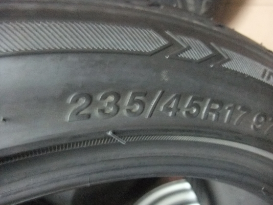 ยางจีน 235/45/17 ปี13 มีคู่เดียว สภาพสวยมากใส่อาทิตย์เดียว ยางจีน 235/45/17 ปี13 มีคู่เดียว สภาพสวยมากใส่อาทิตย์เดียว