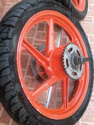 ขายล้อแม็ก NSR150RR ตากลม พร้อมยางจานดุมล้อไม่คดไม่ดุ้งสวยๆ ขาย 2500 บาท