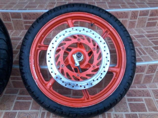 ขายล้อแม็ก NSR150RR ตากลม พร้อมยางจานดุมล้อไม่คดไม่ดุ้งสวยๆ ขาย 2500 บาท