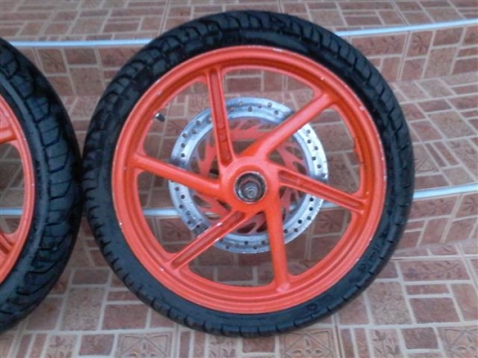 ขายล้อแม็ก NSR150RR ตากลม พร้อมยางจานดุมล้อไม่คดไม่ดุ้งสวยๆ ขาย 2500 บาท