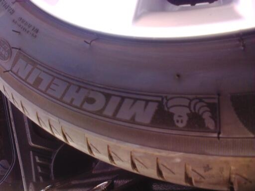 ยางป่าว4เส้นดอกสวยๆMichelin225 50R17ปี1313