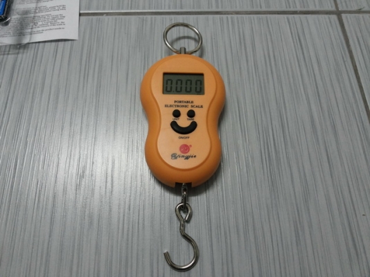 เครื่องชั่ง+เครื่องวัดอุณหภูมิ ในตัวเดียวกันครับ