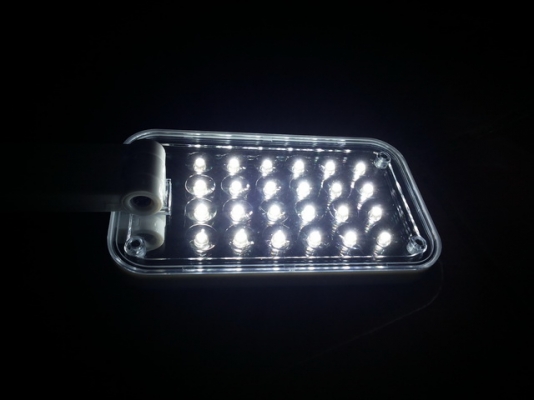 ไฟฉายตั้งโต๊ะ แบบชาร์จไฟได้ พับเก็บได้ ให้แสงสว่างมาก