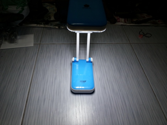 ไฟฉายตั้งโต๊ะ แบบชาร์จไฟได้ พับเก็บได้ ให้แสงสว่างมาก