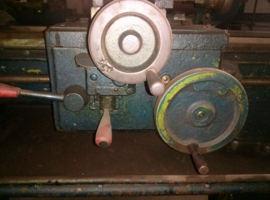 ขายครับขายเครื่องกลึงไต้หวัน ยี่ห้อ dashin ขนาด 4 ฟุต ไม่มีแท่นยันศูนย์