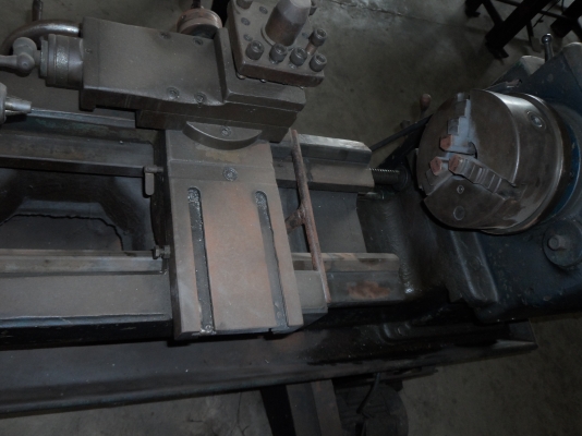 ขายครับขายเครื่องกลึงไต้หวันขนาด 5 ฟุต 2 เพลา เกียร์กระตุก 4 ระดับ สภาพใช้งาน กลึงเกลียว เดินอัตโนมัตได้ปกติ