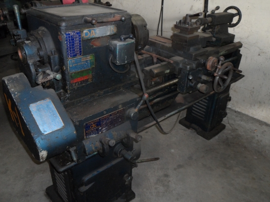 ขายครับขายเครื่องกลึงไต้หวันขนาด 5 ฟุต 2 เพลา เกียร์กระตุก 4 ระดับ สภาพใช้งาน กลึงเกลียว เดินอัตโนมัตได้ปกติ