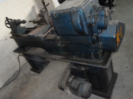 ขายครับขายเครื่องกลึงไต้หวันขนาด 5 ฟุต 2 เพลา เกียร์กระตุก 4 ระดับ สภาพใช้งาน กลึงเกลียว เดินอัตโนมัตได้ปกติ