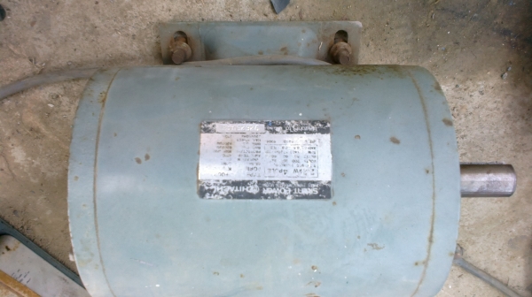 ขายMotor Hitashi 3 HP 220 Volt 3 phase 4 pole