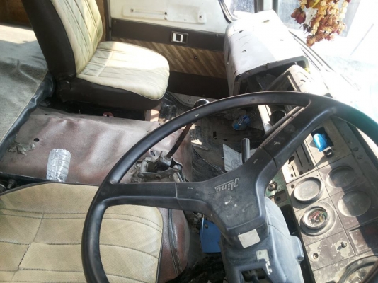 ขายรถ HINO KT925 เครื่อง HO7C เพลาเดียว  6 เกียร์เดินหน้า  ทิฟฟี่เพาร์เวอร์  มีแอร์ด้วย