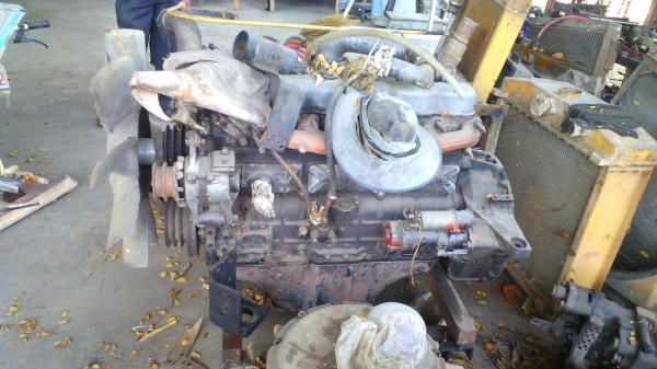 เครื่องยนต์ ISUZU 6BD1 ถอดจากรถแบคโฮ ที่ใช้งานได้ปกติ