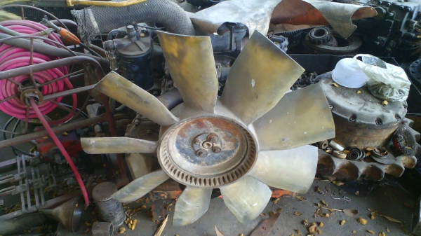 เครื่องยนต์ ISUZU 6BD1 ถอดจากรถแบคโฮ ที่ใช้งานได้ปกติ