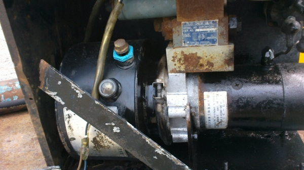 ขายไฮดรอลิค 24 โวลท์ 1 ชุด