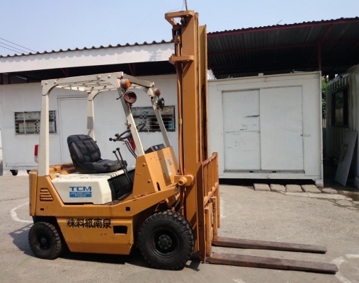 รถยกน้ำมันเบนซิน 1.4 ตัน เสาสูง 4 เมตร TCM FVG14N15  ราคา  100,000.- บาท