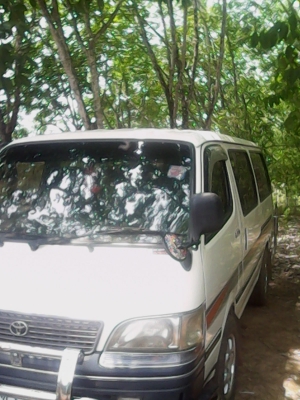 ขายรถตู้ โตโยต้า ไฮเฮด ราคาถูก ต่อรองกันได้ค่ะ