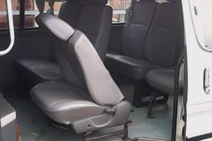 ขายรถตู้ โตโยต้า ไฮเฮด ราคาถูก ต่อรองกันได้ค่ะ