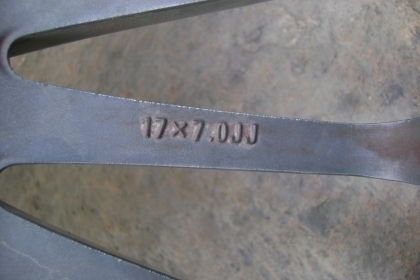 แม็ก RAY แท้รุ่น VERSUS made in japan ขอบ 17 4รู100