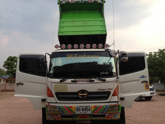 ขายสิบล้อดั้มเมก้า 260 แรง สวยพร้อมใช้งานรถชาวบ้านใช้วิ่งอ้อย
