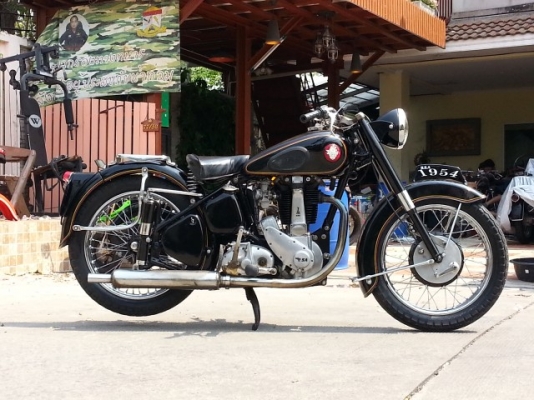 รายละเอียด วุฒินนบุรี// ขาย M33 ปี1954 ระบบไฟเดิมรถสวยเก็บงานทุกจุดเครื่องดีสีสวยสภาพหล่อๆ