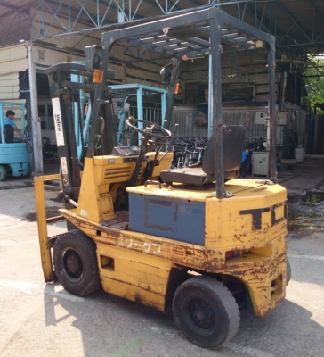 รถไฟฟ้าแบบนั่งขับขนาด 1.5 ตันเสาสูง 3 เมตร TCM FVB15H4   ราคา  65000.- บาท