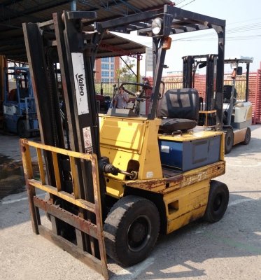 รถไฟฟ้าแบบนั่งขับขนาด 1.5 ตันเสาสูง 3 เมตร TCM FVB15H4   ราคา  65000.- บาท