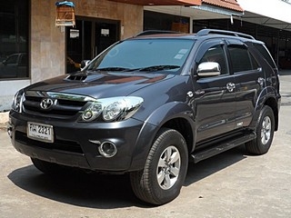 TOYOTA FORTUNER 3.0 V AT 4WD ปี 2005 รถบ้านแท้ จัดไฟแนนซ์ได้ค่ะ T.086-527-9533