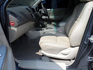 TOYOTA FORTUNER 3.0 V AT 4WD ปี 2005 รถบ้านแท้ จัดไฟแนนซ์ได้ค่ะ T.086-527-9533