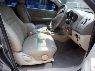 TOYOTA FORTUNER 3.0 V AT 4WD ปี 2005 รถบ้านแท้ จัดไฟแนนซ์ได้ค่ะ T.086-527-9533