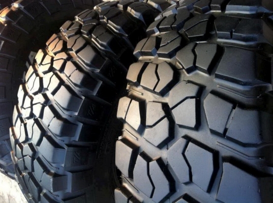 ขายยาง BF Goodrich Mud-Terrain KM2  285 75 r16  หล่อพร้อมลุย