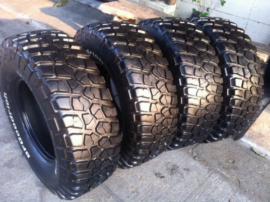 ขายยาง BF Goodrich Mud-Terrain KM2 285 75 r16 หล่อพร้อมลุย ขายยาง BF Goodrich Mud-Terrain KM2 285 75 r16 หล่อพร้อมลุย
