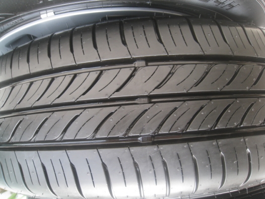 ขายล้อกะทะป้ายแดง new yaris 15" 4h100 ยาง dunlop enasave ec300 185/60r15 ยางผลิตสัปดาห์ที่ 7 ปี14 ตุ่มที่หน้ายางมีทุกเส้นครับ  vios, swift, fiesta, mazda2 ใส่ได้เลยครับ สนใจติดต่อเล็กคลองสามครับ (081-3747940)