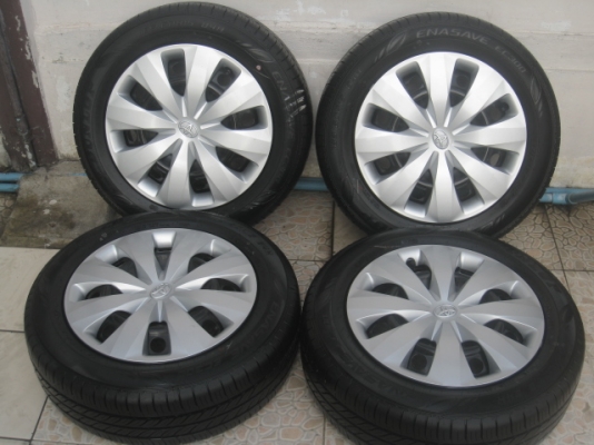 ขายล้อกะทะป้ายแดง new yaris 15" 4h100 ยาง dunlop enasave ec300 185/60r15 ยางผลิตสัปดาห์ที่ 7 ปี14 ตุ่มที่หน้ายางมีทุกเส้นครับ  vios, swift, fiesta, mazda2 ใส่ได้เลยครับ สนใจติดต่อเล็กคลองสามครับ (081-3747940)