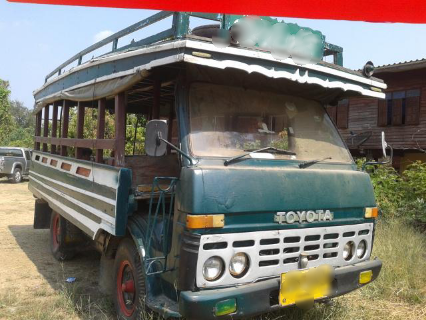 ขายรถหกล้อ Toyota หนุ่มทางหลวง เครื่อง 85 แรง 5 เกียร์ ยาง 7.50 ยางดี แชสซีสวย ทะเบียนเต็มพร้อมโอน