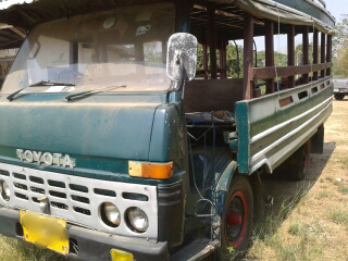 ขายรถหกล้อ Toyota หนุ่มทางหลวง เครื่อง 85 แรง 5 เกียร์ ยาง 7.50 ยางดี แชสซีสวย ทะเบียนเต็มพร้อมโอน