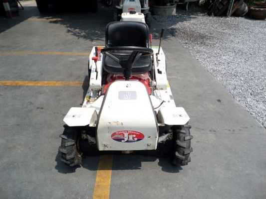 รถตัดหญ้าแบบนั่งขับ RABBIT MOWER JR OREC เครื่อง HONDA 11 แรง
