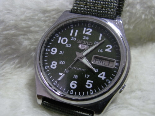 20มี.ค.((น้าเล็ก)) นำเสนอนาฬิกาข้อมือ 20มี.ค.((น้าเล็ก)) นำเสนอนาฬิกาข้อมือ