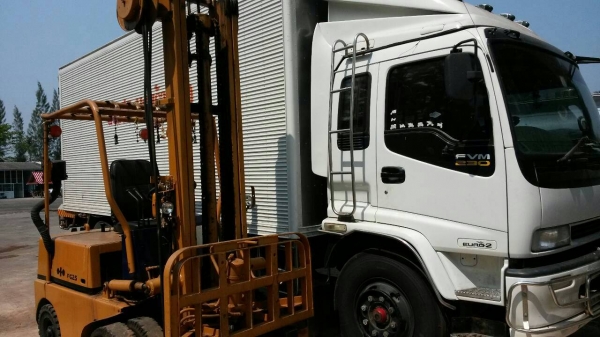 ขายรถบรรทุกสิบล้อ Isuzu FVM32n2 เครื่อง 230 แรง รถตู้เย็น 1 เพลา ปี 50